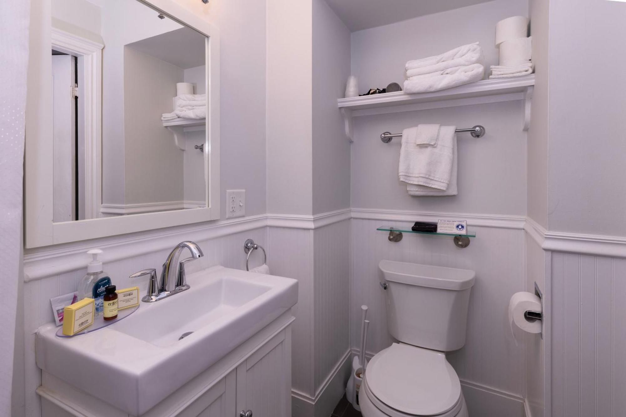 Prince Albert Guest House, Провинстаун Екстериор снимка