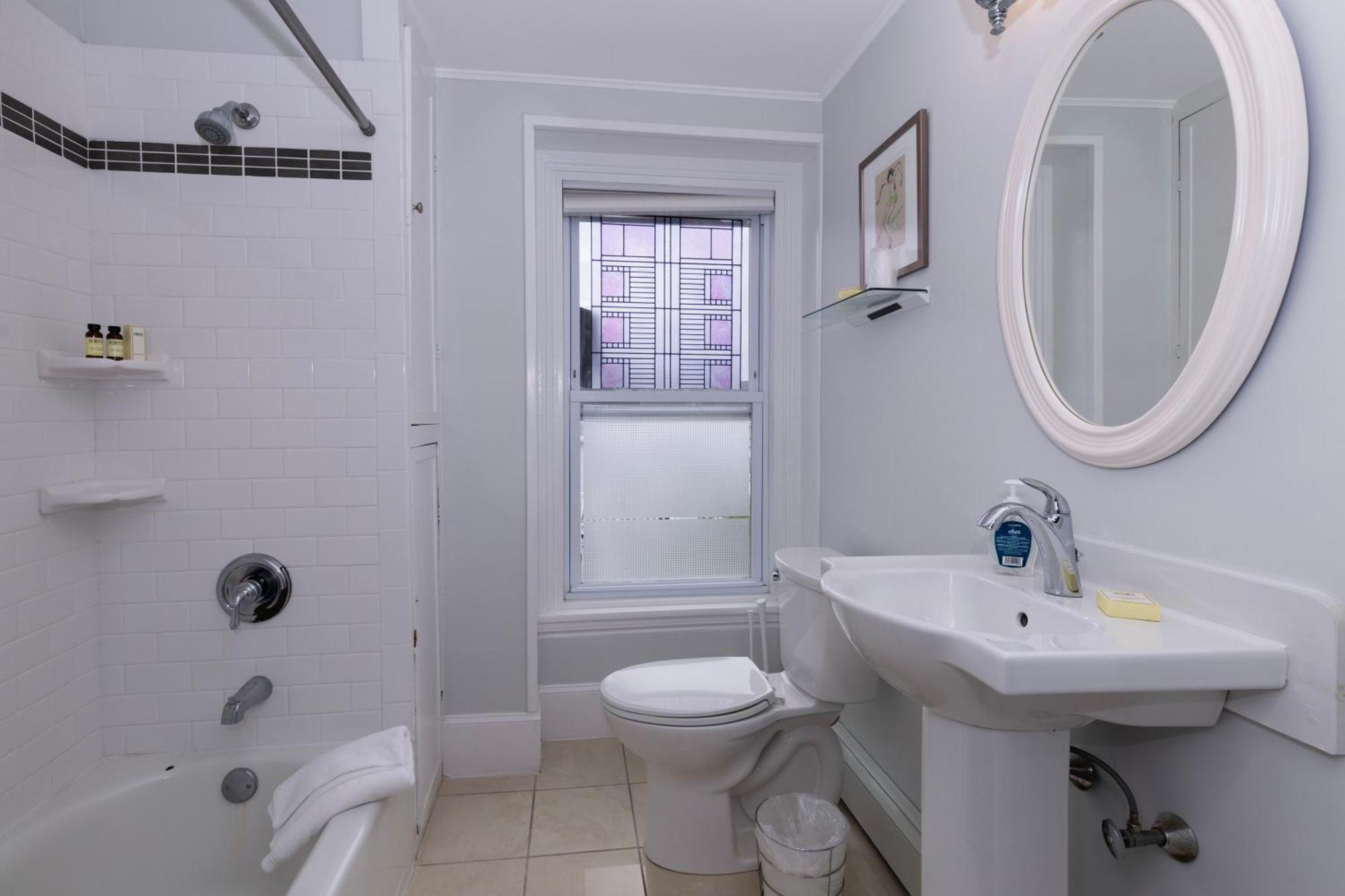 Prince Albert Guest House, Провинстаун Стая снимка