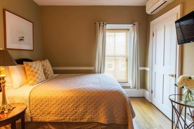 Prince Albert Guest House, Провинстаун Екстериор снимка